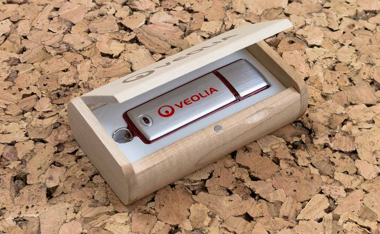 Classic - Personalised USB gallery thumbnail